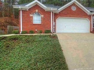 415 Creekview Cir, Gardendale, AL 35071