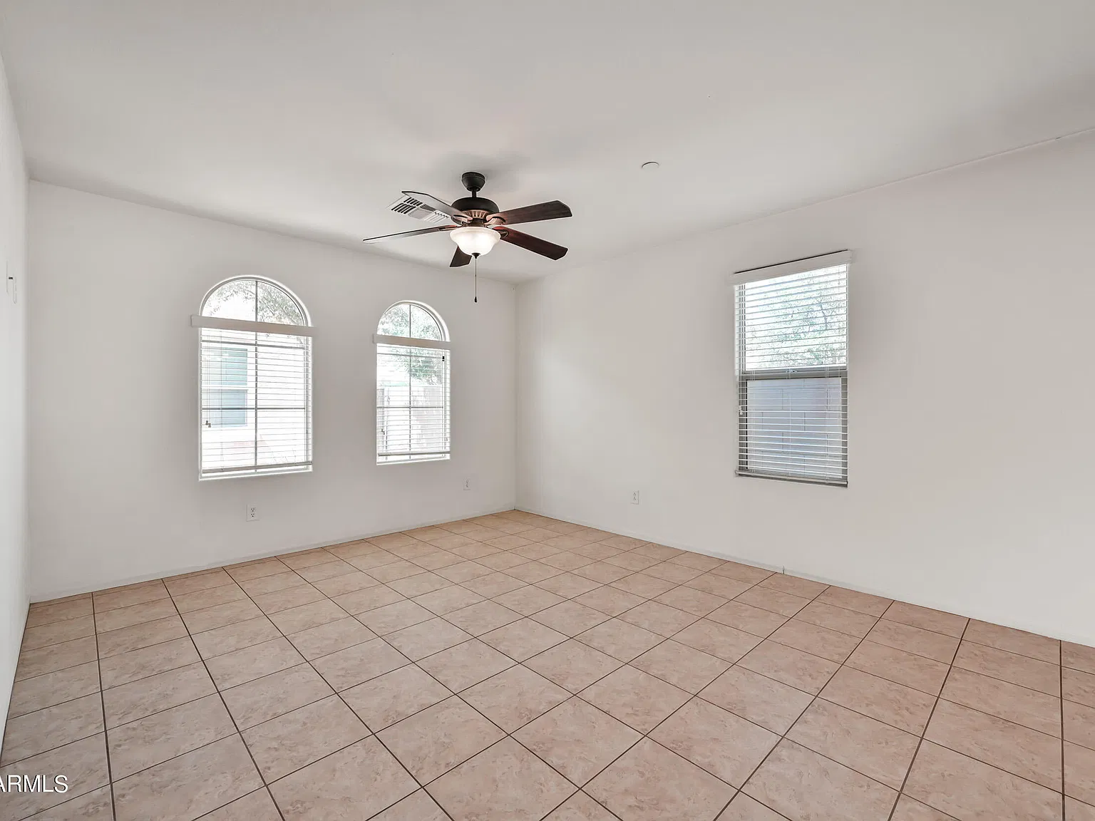 3 bed, 2.5 bath, 1748 sqft, $2,195 — Photo 3