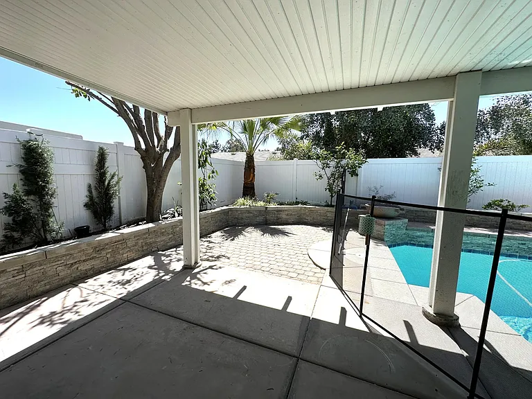 43435 Tylman St — Photo 32