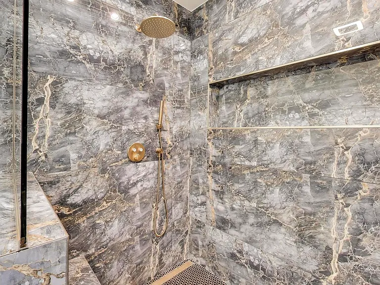 E Madison Park — Photo 20