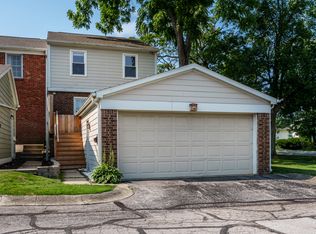 101 Carmelaire Dr, Carmel, IN 46032