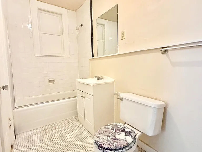305 Main St #1S — Photo 4