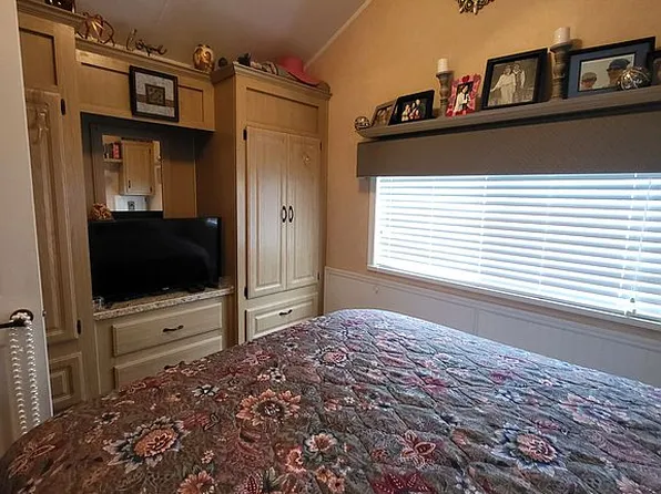 1132 Kinglet St, Townsend, TN 37882