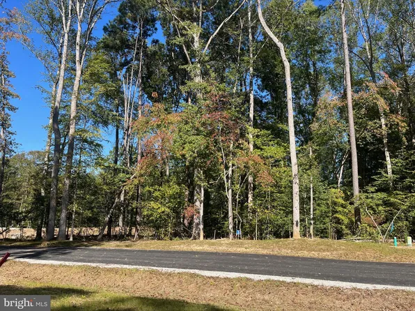 5353 Ridgewood Hills Dr, Williamsburg, VA 23188