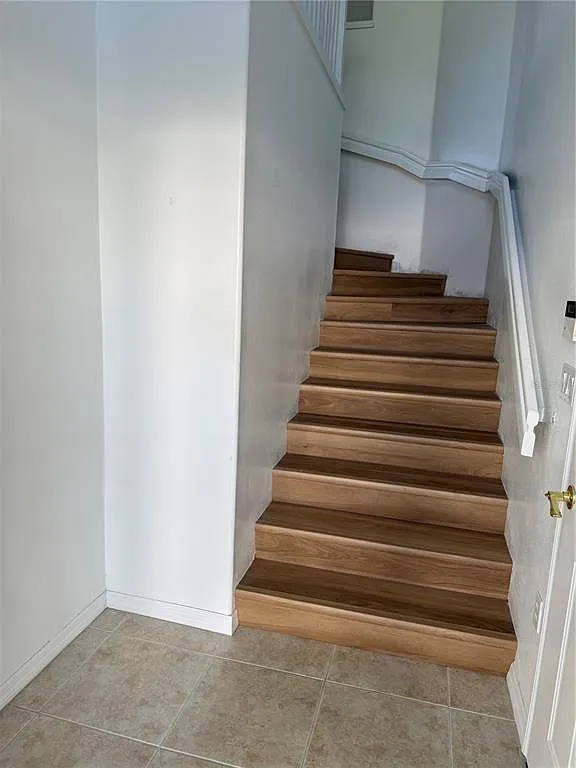 3 bed, 2.0 bath, 2045 sqft, $2,350 — Photo 4