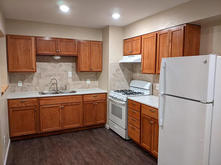 12122 Bellafonte Dr — Photo 2