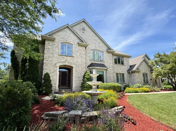1095 Auburn DRIVE, Brookfield, WI 53045