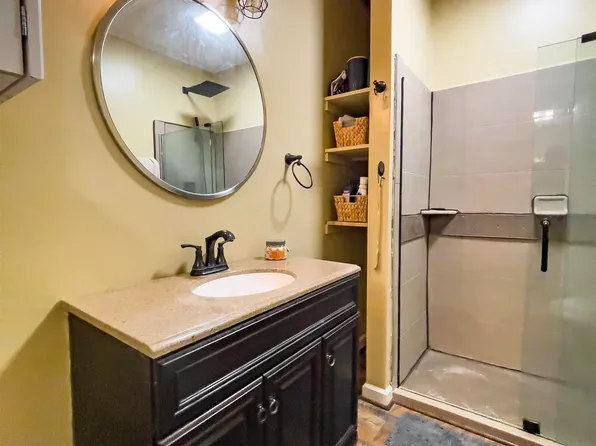 411 Gary St, Whitmire, SC 29178