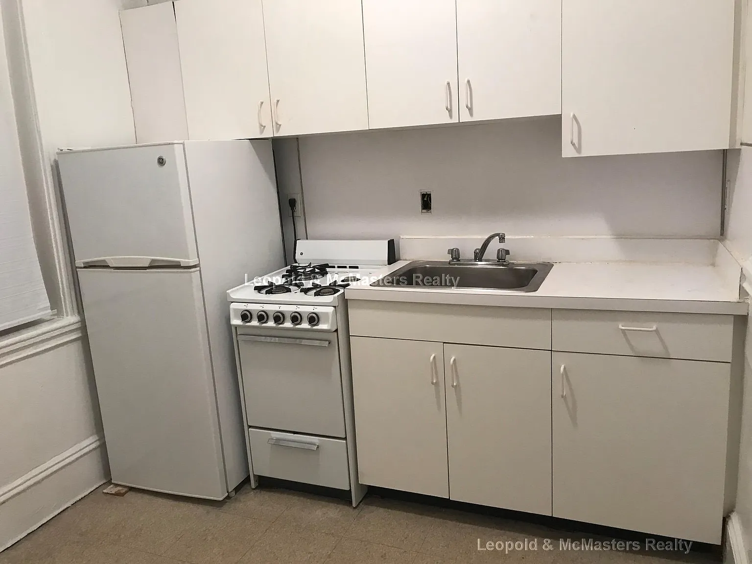 122 Warren St — Photo 2