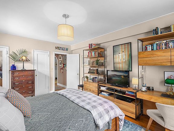 5th image of 25-40 31st Ave #4D
