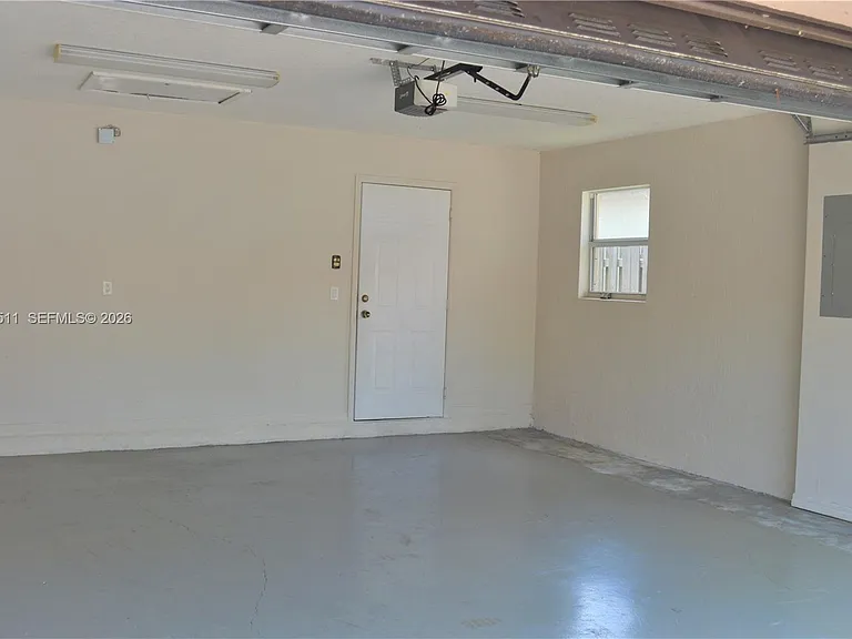 1855 NE 36th Ave — Photo 7