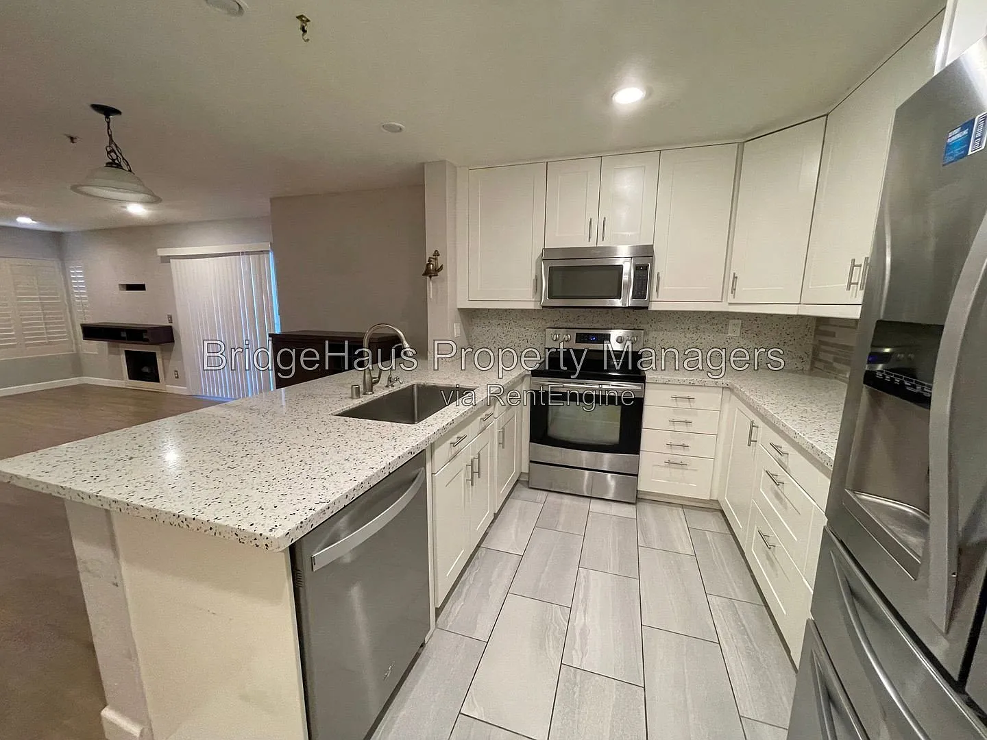 2 bed, 2.0 bath, 1118 sqft, $3,200 — Photo 3