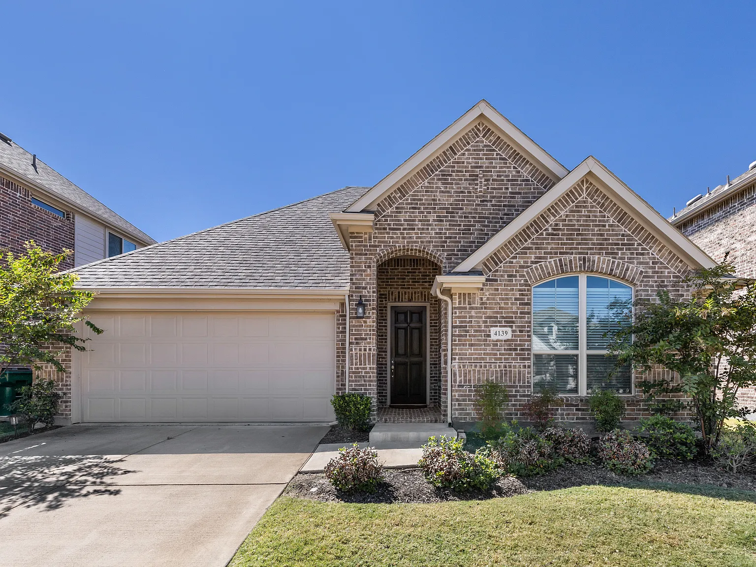 4 bed, 2306 sqft, $8,100 — Photo 1