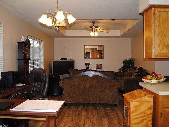 5th image of 1755 Southern Hills Dr