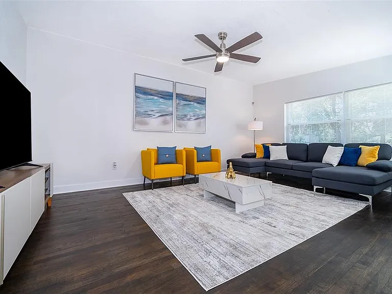 5815 Wolf Rd — Photo 5