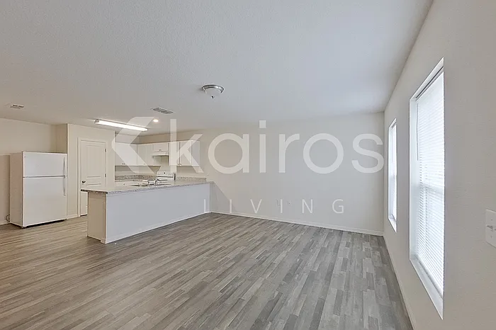 10117 Elgin Blvd — Photo 3