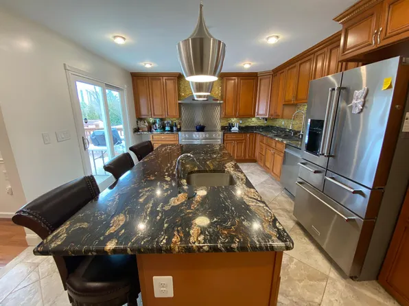 5625 Fillmore Ave #1, Alexandria, VA 22311