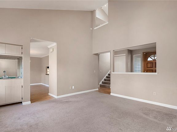 4th image of 2709 174th Ave NE #127
