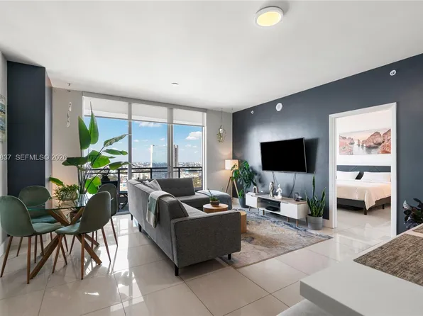 90 SW 3rd St APT 2706, Miami, FL 33130