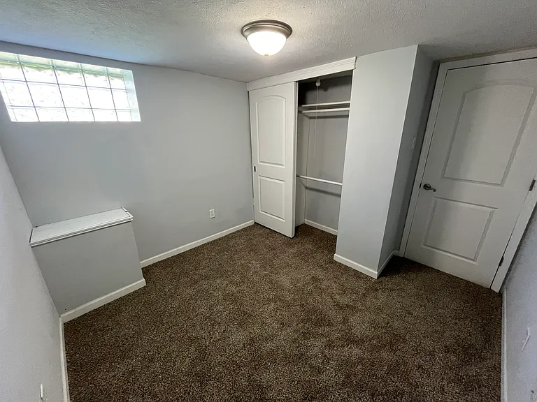 "Bonus" room. Perfect for an office/WFH setup