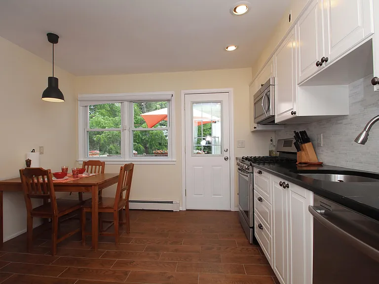 42-05 Naugle Dr — Photo 11