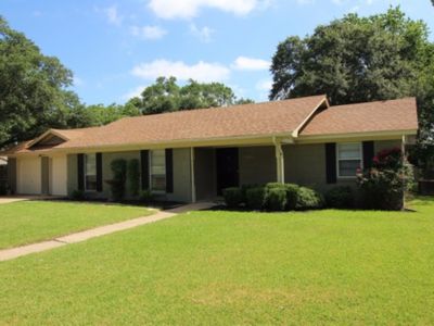 1929 Wayside Dr, Bryan, TX, 77802