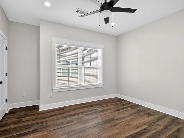 1207 W 7th St #D — Photo 16