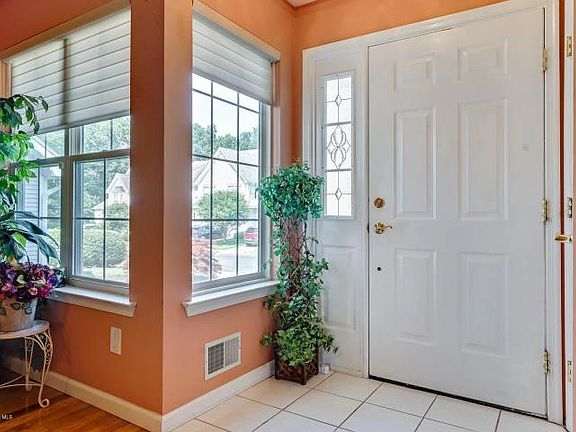 2nd image of 4805 Saddleback Ln