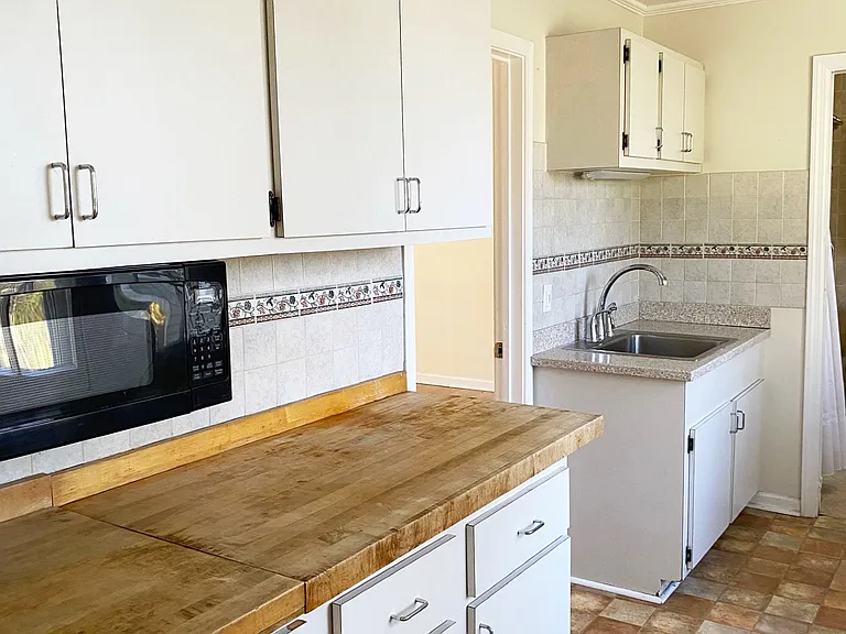 17 Villard Ave #2 — Photo 6