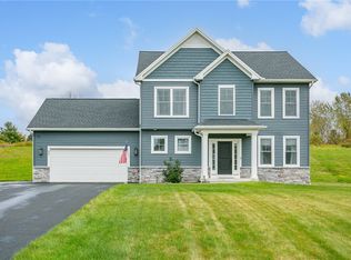 90 Copper Beech Run, Fairport, NY 14450