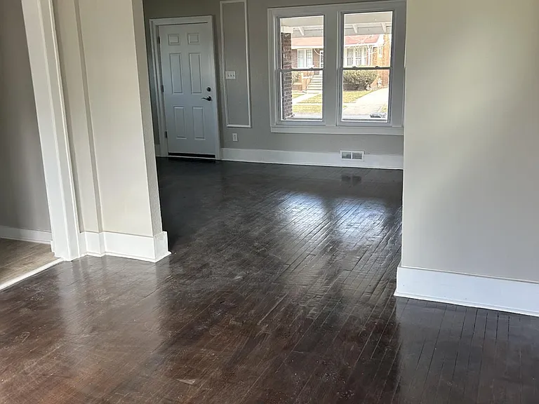 533 Lakewood St — Photo 3