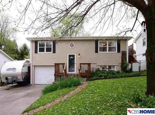 9630 Larimore Ave, Omaha, NE 68134