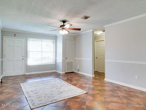 4th image of 217 Churchill Dr