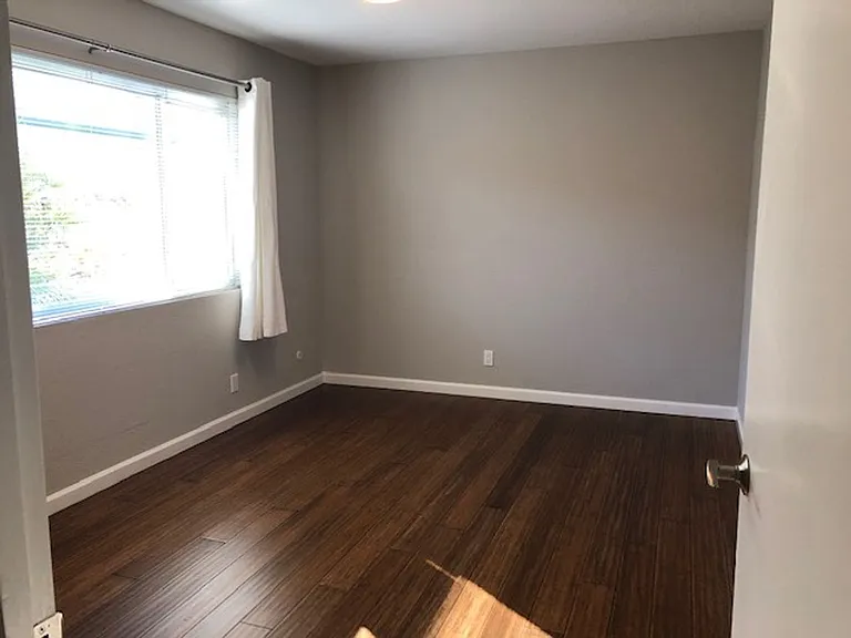 Village Square Townhomes — Photo 31