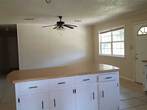 2nd image of 571 El Camino Dr