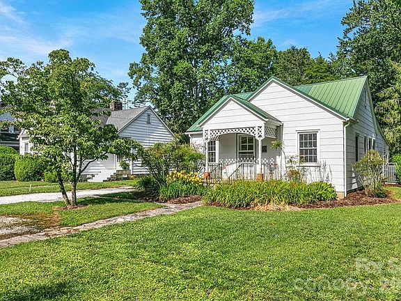 4th image of 105 Parkview Dr