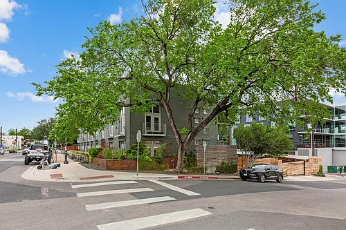 1305 E 6th St #13 Photo 1