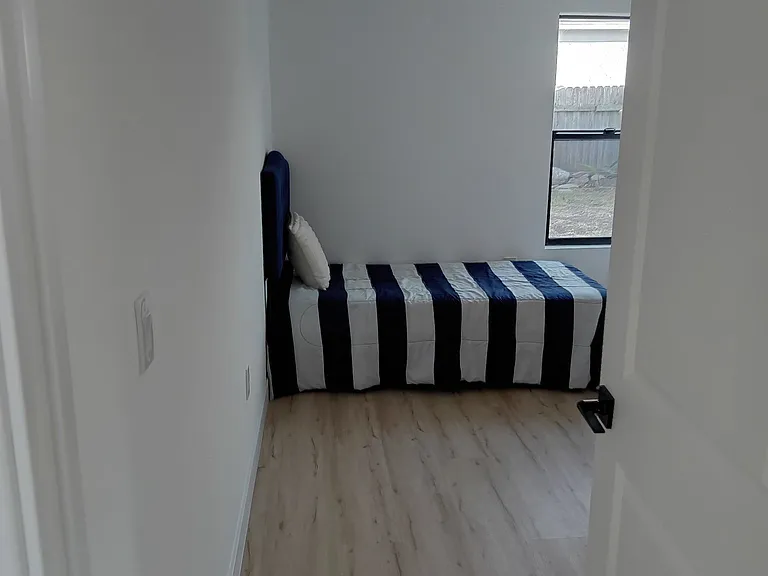 5414 S Victoria Ave — Photo 10
