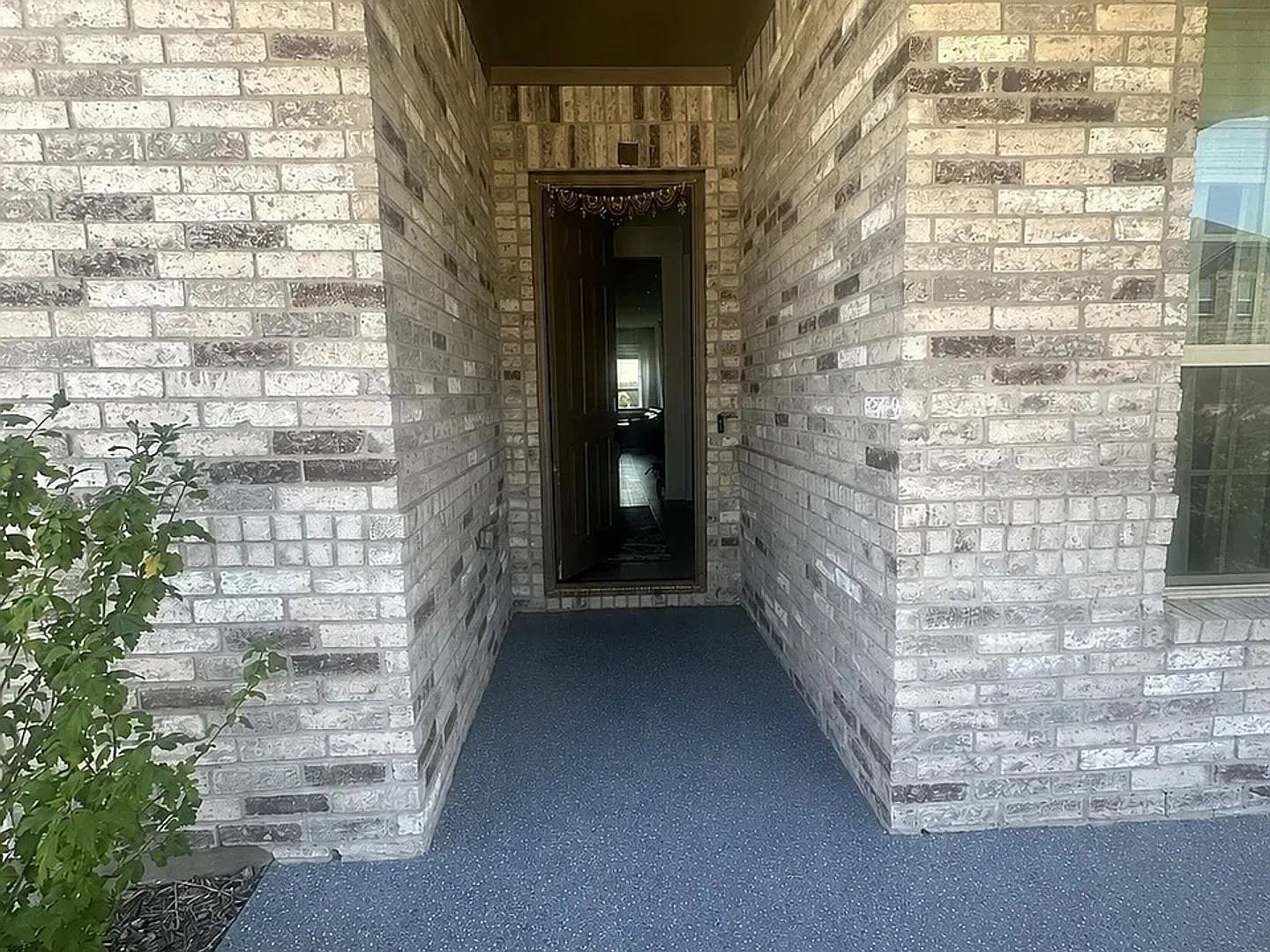 4 bed, 4.0 bath, 3100 sqft, $3,300 — Photo 2