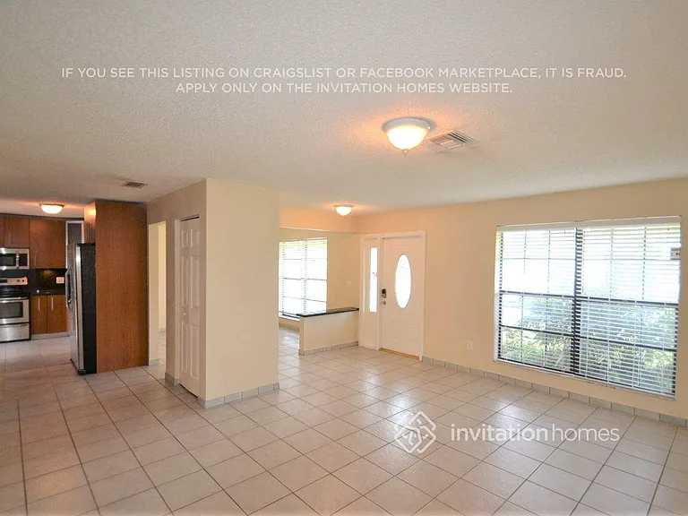 5131 SW 101st Ter — Photo 2