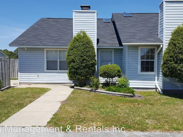 105 Witten Cir APT A, Havelock, NC 28532