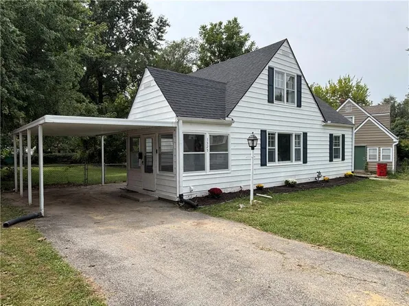 1325 W 29th St S, Independence, MO 64052