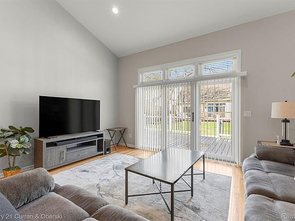 3rd image of 1062 Biddle Ave