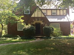 2121 Riverside Dr, Lakewood, OH