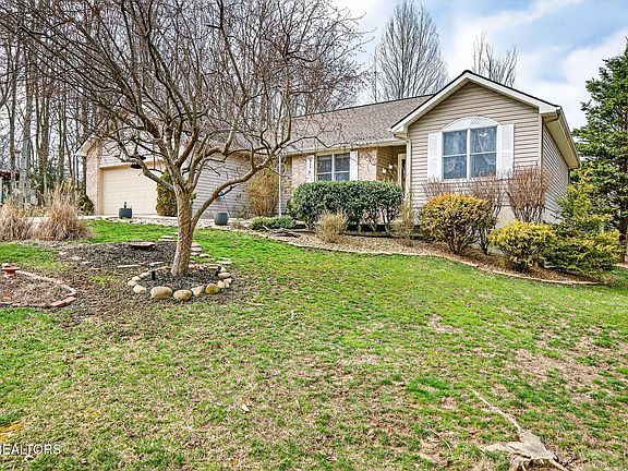 2nd image of 15 Ridge Crest Cir