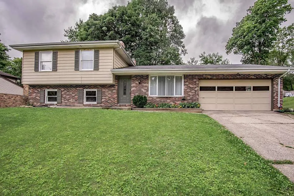 1620 Capri Ln photo 1