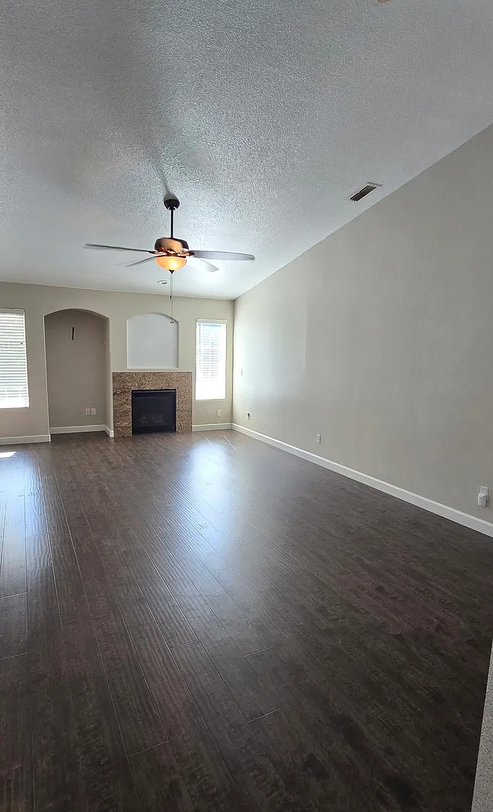 4 bed, 2.0 bath, 1850 sqft, $2,495 — Photo 4
