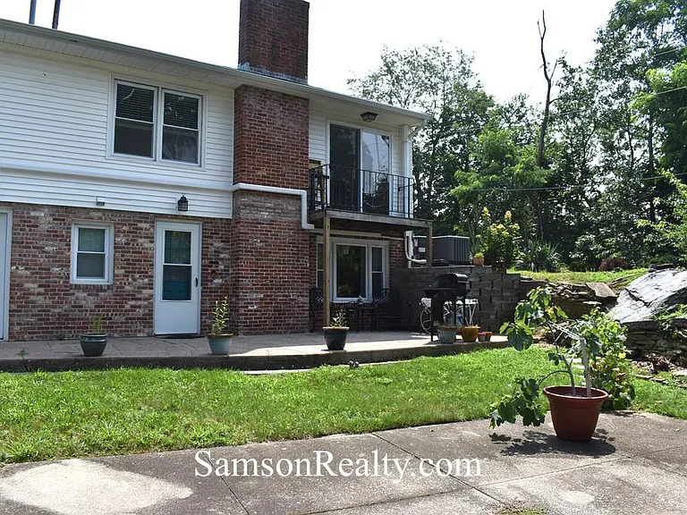 495 Oaklawn Ave — Photo 3