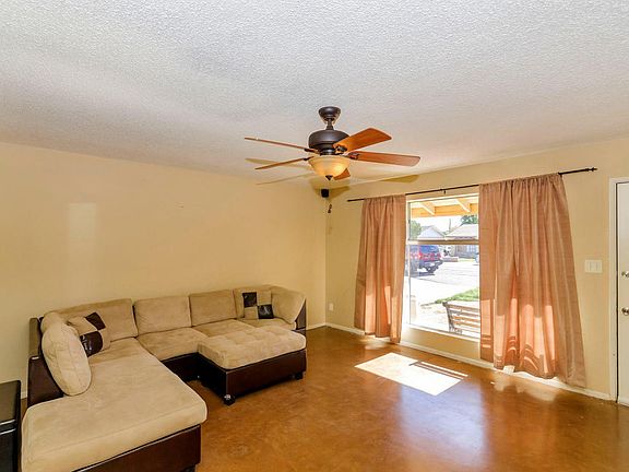 4th image of 3812 W Palmaire Ave