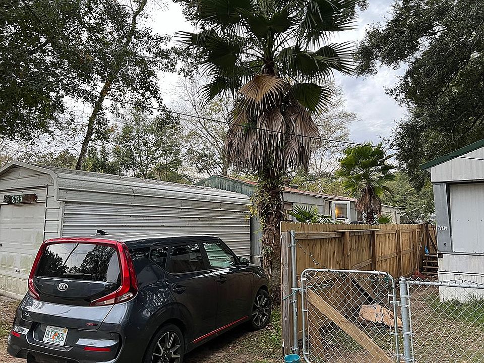2nd image of 8739 Rose Ave
